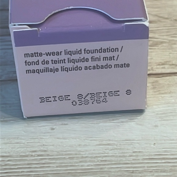 NEW MK Beige 8 MATTE WEAR Timewise Liquid Foundation Beige 8 New in box - Picture 2 of 7